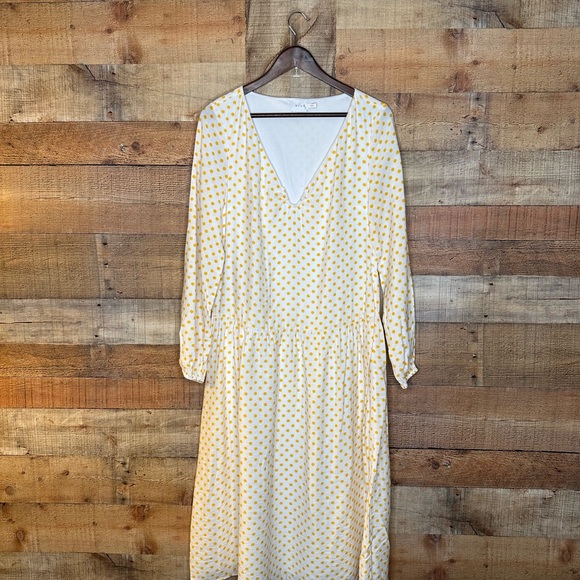 Vila midi dress with balloon sleeve in yellow spot - Picture 8 of 15